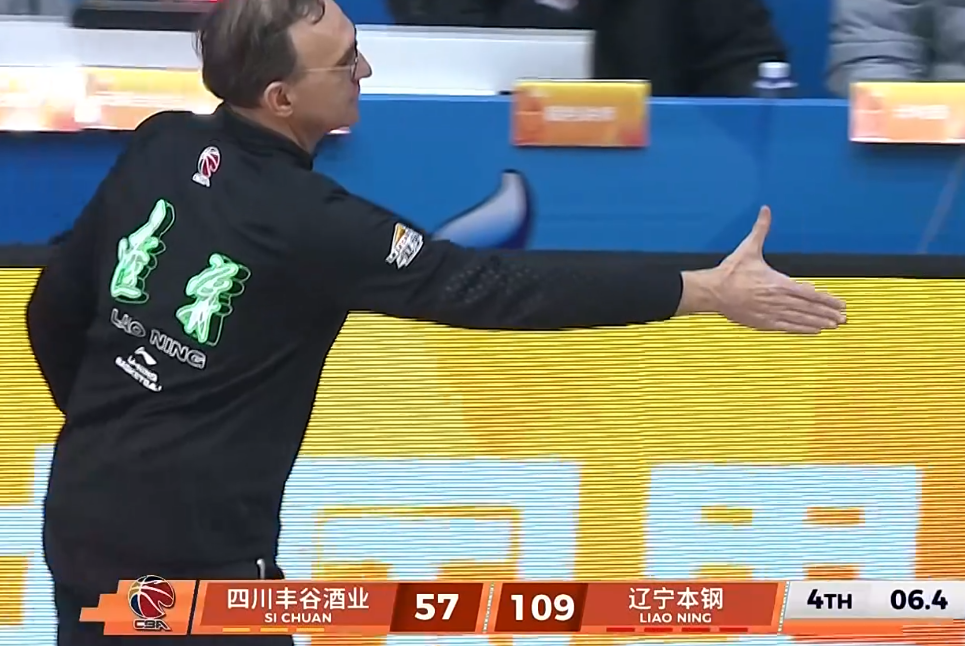 世界杯官方平台-5大数据赛季最高！辽篮每个人脸上都挂满笑容，这是在演杨鸣吗？